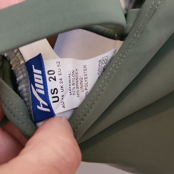 Hilor 50's Retro Ruched Tankini Swimsuit Top with Ruffle Hem - Picture 8 of 8